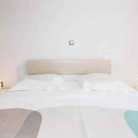 Vista Apartment *