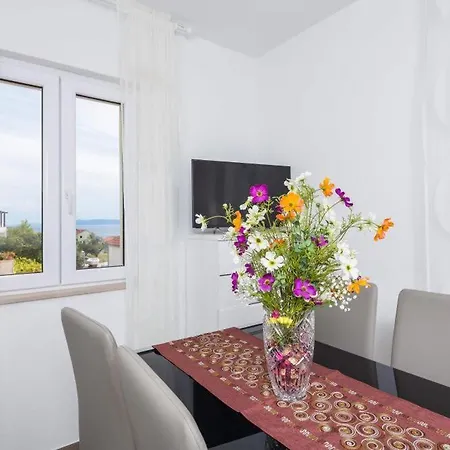 Vista Apartment *
